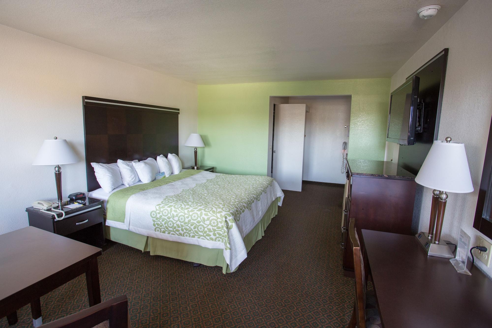 Days Inn By Wyndham Oceanside Exterior foto