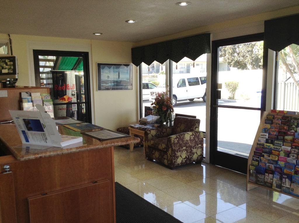 Days Inn By Wyndham Oceanside Exterior foto