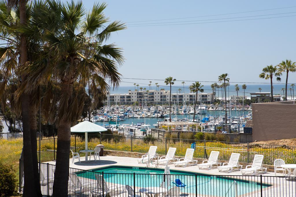 Days Inn By Wyndham Oceanside Exterior foto